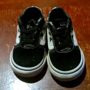 Toddler shoe's